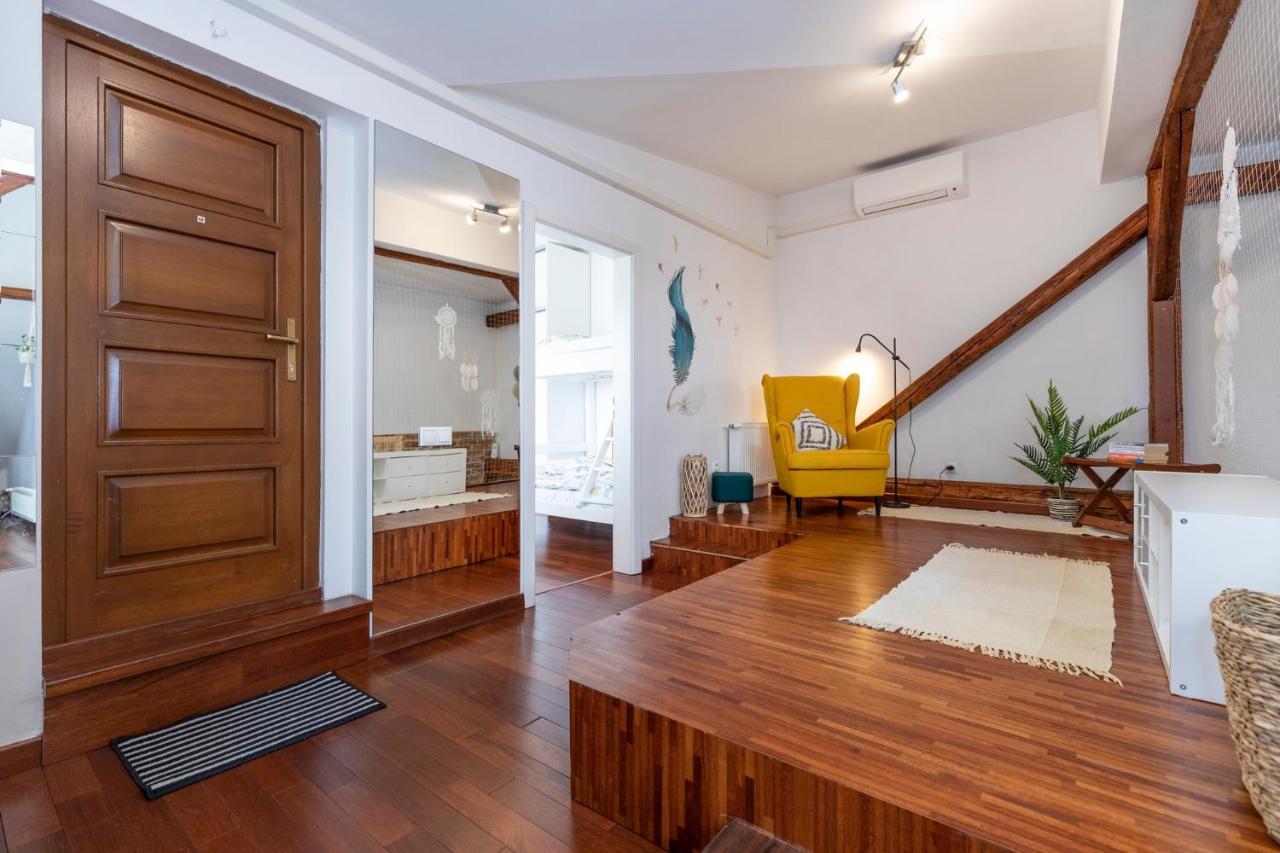 ברטיסלאבה Beautiful And Romantic Penthouse With Two Terraces מראה חיצוני תמונה