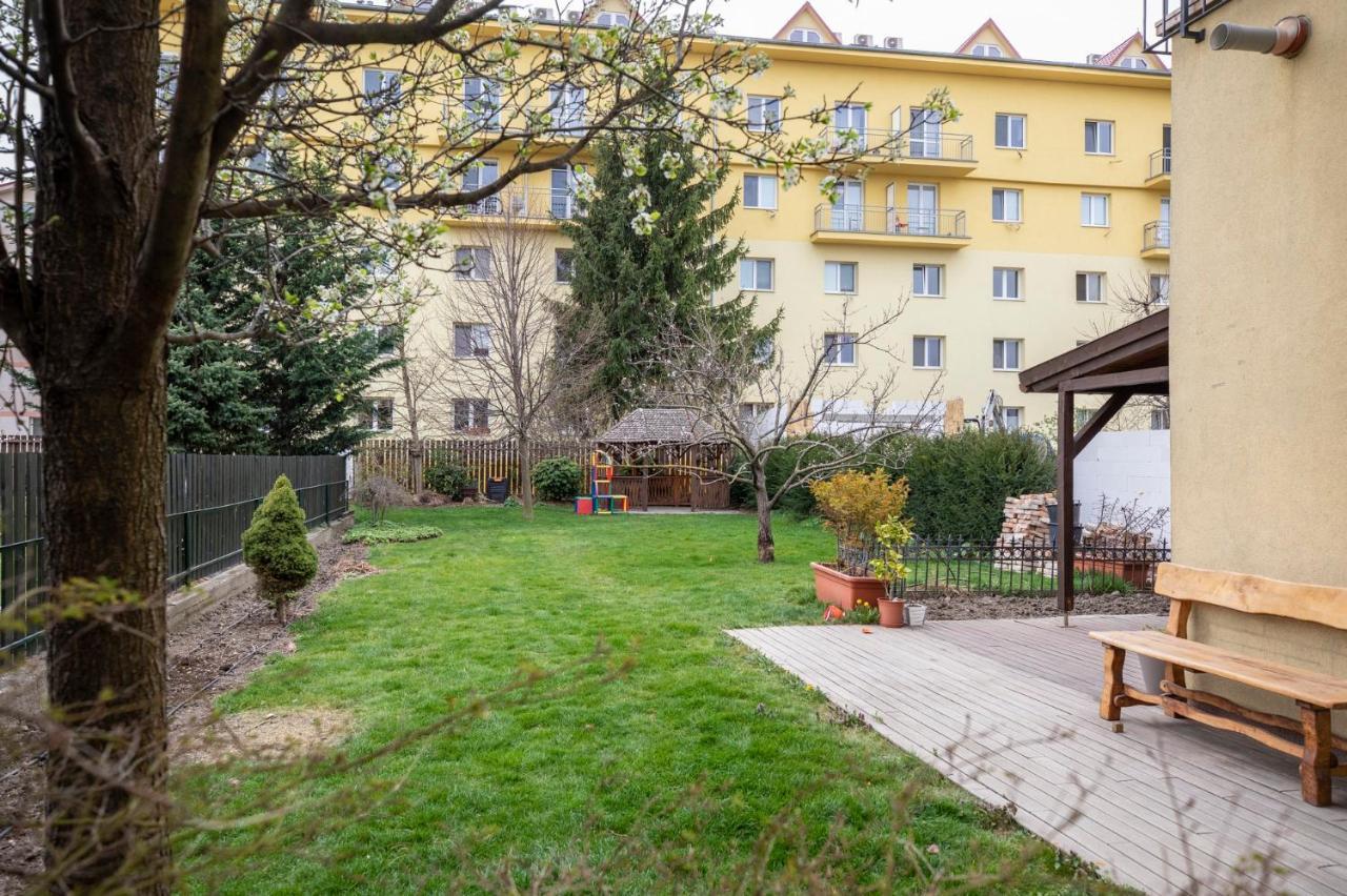 ברטיסלאבה Beautiful And Romantic Penthouse With Two Terraces מראה חיצוני תמונה